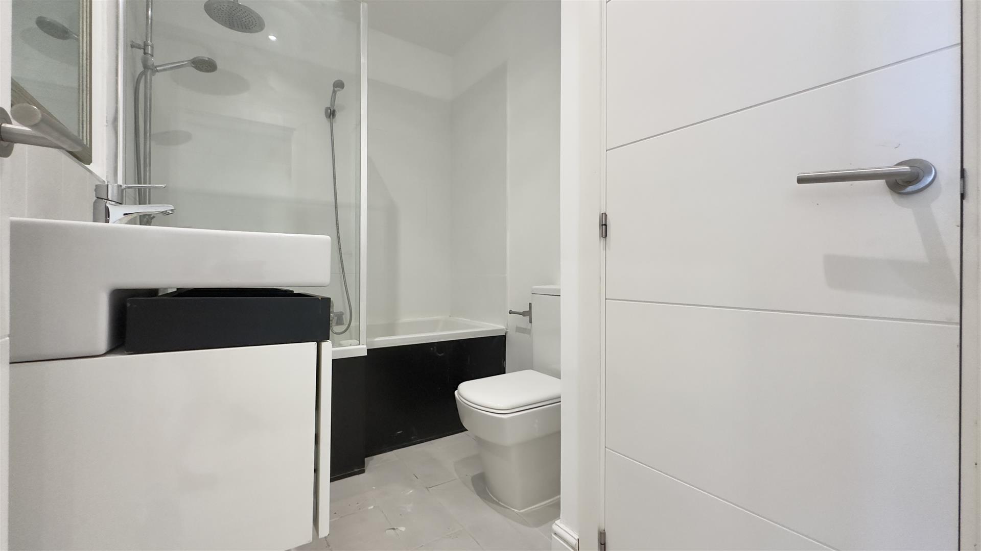  Image of Apartment - 2 Bedrooms - 1 Bathrooms for Rental in Town Area-Gibraltar, Image 9